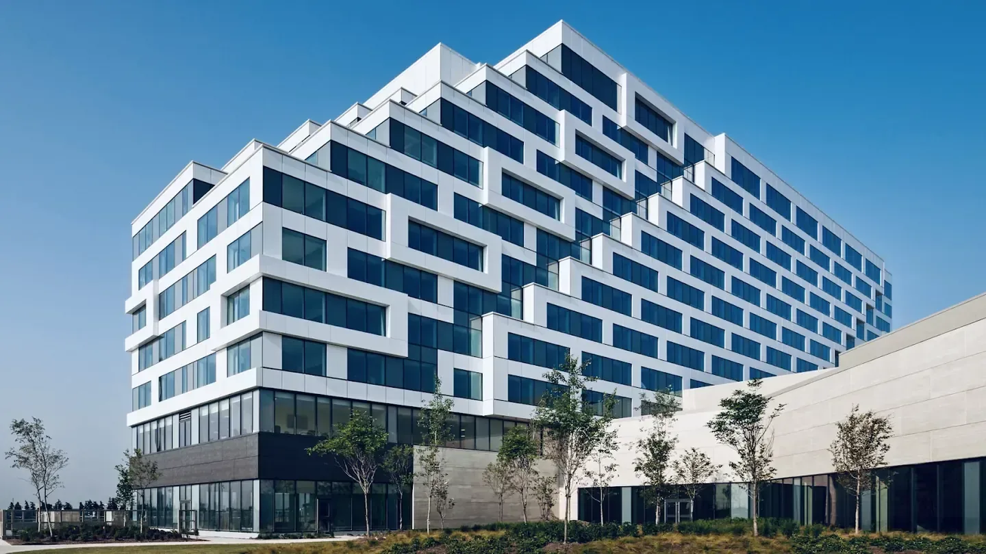 City resort hotel exterior